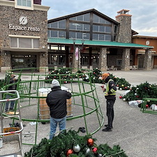 Christmas-Decorations-Installation-in-Mirabel-Qc 1